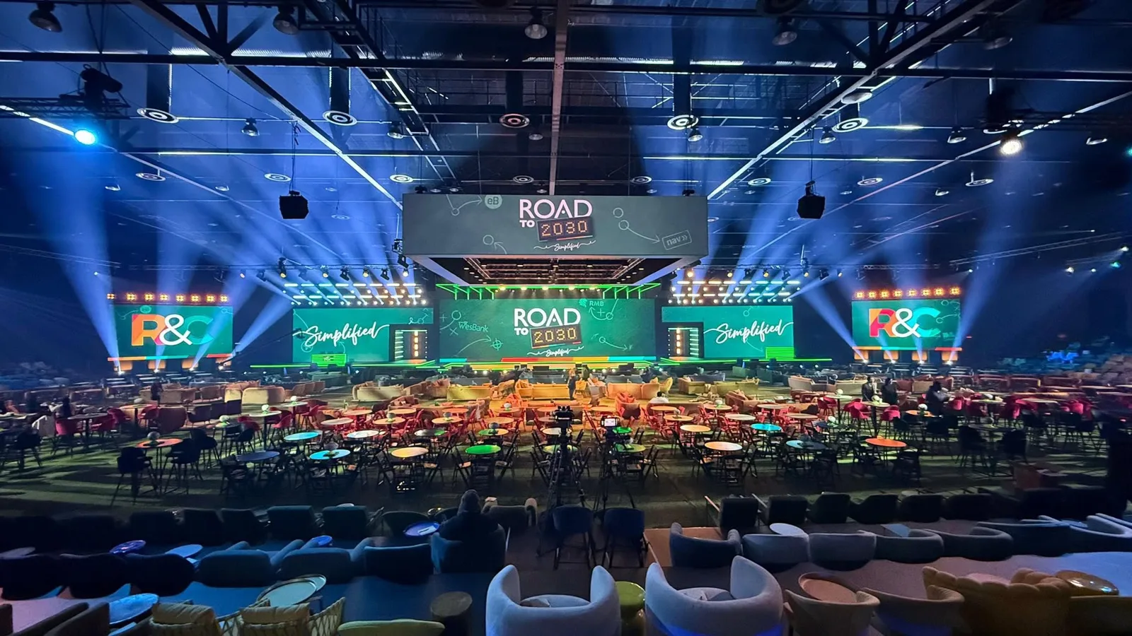 The FNB R&C Conference 2025 room on show day, content live on the LED screens